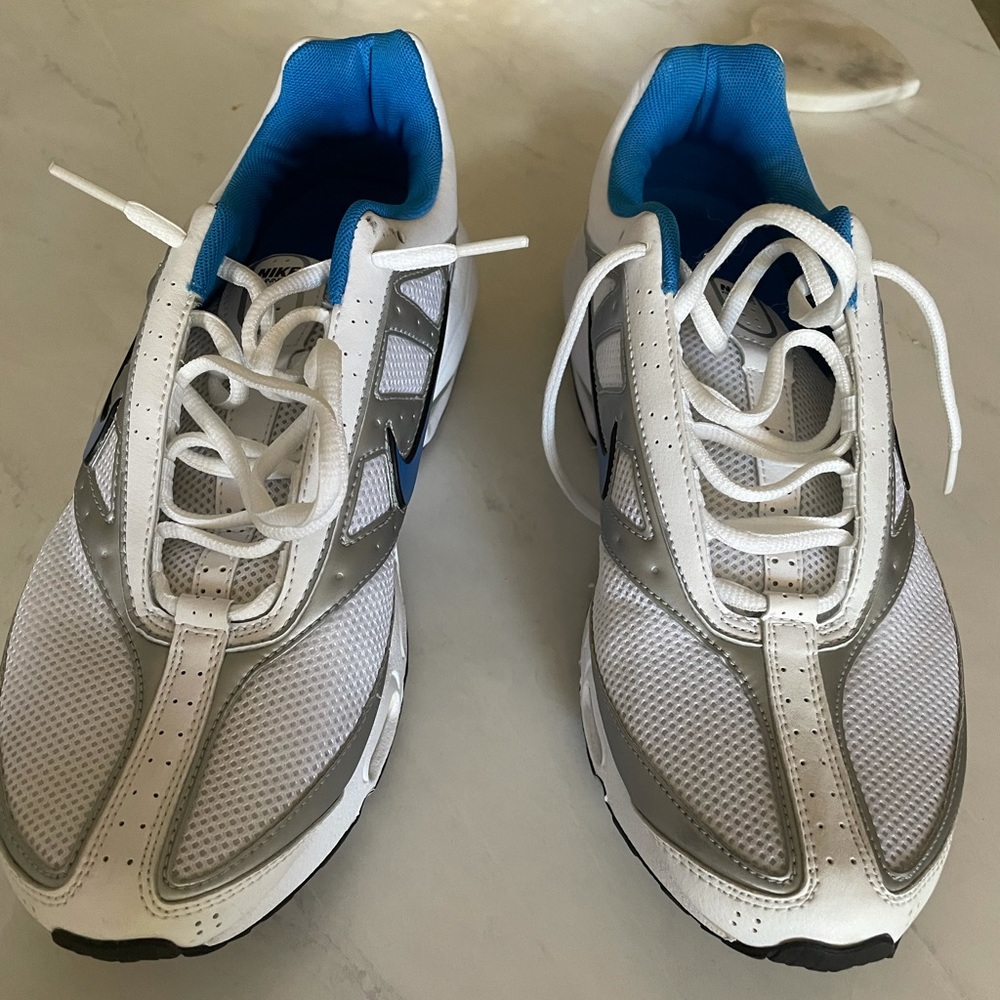 Mens Nike sneakers size 10